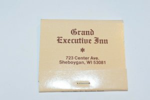 Grand Executive Inn Sheboygan Wisconsin 30 Strike Matchbook