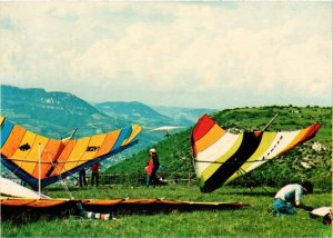 CPM MILLAU - Delta-planes sur les penchants du LARZAC (217171)