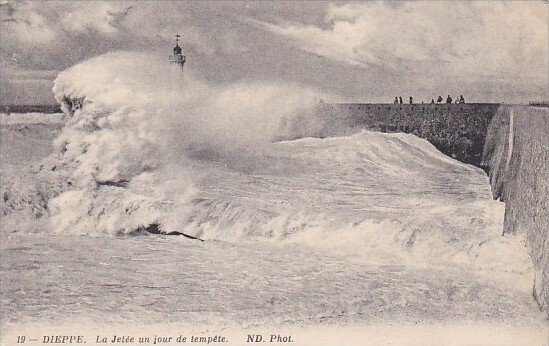 France Dieppe La Jetee un Jour de Tempete 1915