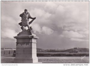 Statue de Jacques Cartire Saint Malo France