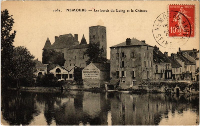 CPA Nemours Les bords du Loing et le Chateau (1267738)