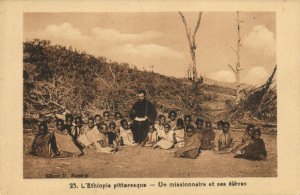 PC ETHIOPIA, UN MISSIONNAIRE ET SES ÉLÉVES, Vintage Postcard (B41203)