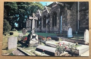 POSTCARD - UNUSED - CHURCHILL'S GRAVE, BLADON CHURCHYARD, OXFORDSHIRE, ENGLAND