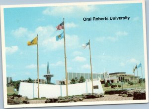 postcard Tulsa, Oklahoma - Oral Roberts University - structures at entrance