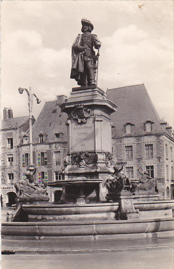 France Charleville Place Ducale et Statue de Charles de Gonzaque 1958 Photo