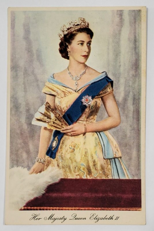 UK The Beautiful Her Majesty Queen Elizabeth II Sash and Star Postcard Z3