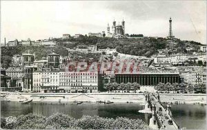 Postcard Modern Lyon Courthouse and Fourviere Hill