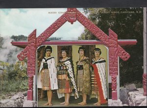 New Zealand Postcard - Maori Maidens, Whakarewarewa, Rotorua   B2670