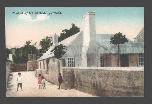 090299 BERMUDA Children by the Roadside Vintage PC