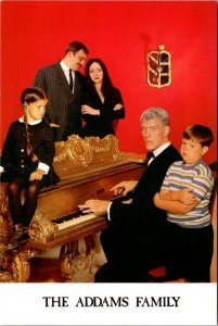 TV Show Advertising THE ADDAMS FAMILY Morticia~Wednesday~Lurch 1984 4X6 Postcard