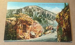 VINTAGE 1926 USED  POSTCARD SILVER GATE YELLOWSTONE NATL PARK HORSE & BUGGY