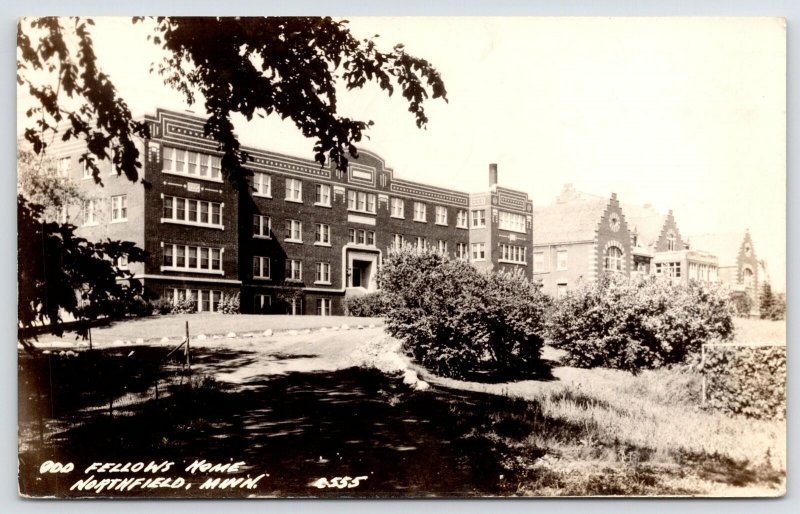 Northfield MN Approach to Odd Fellows Home From Left~Nice Shade Tree RPPC 1940s 