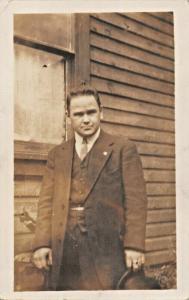 PITTSBURG PA POSTMARK-MAN IN SUIT-REAL PHOTO 1921 POSTCARD MESSAGE IN SLAVIC