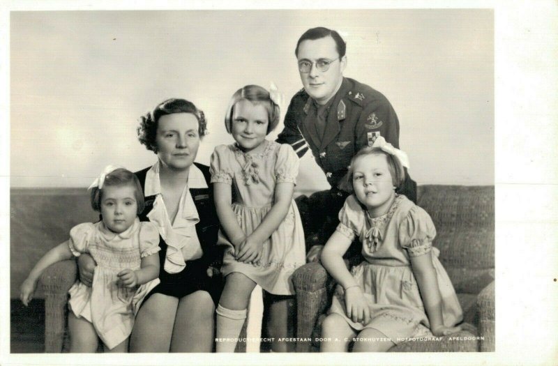 Royalty Princess Juliana Prince Bernhard and their Daughters RPPC 07.08