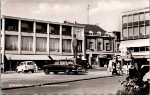 Netherlands Kerkrade Markt met Mijnwerkersmonument Vintage Postcard C030