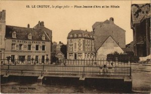 CPA LE CROTOY Place Jeanne d'Arc et les Hotels (19234)