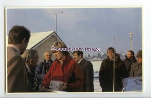 r2505 - Princess Diana visits St. Mary's School, in Tetbury 08/12/1981- postcard