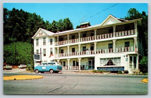Dillsboro North Carolina~Jarrett House Food & Lodging~Sign~Van~1950s Postcard