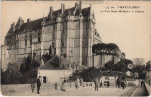 CPA CHATEAUDUN - Le Pont St-Médard et le Chateau (33732)