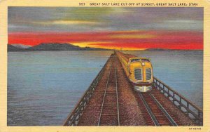 Great Lakes Streamliner Railroad Train Utah linen postcard