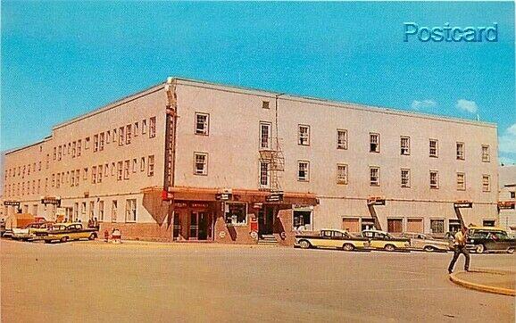 Canada, Whitehorse, Yukon, Whitehorse Inn, 50s Cars, Dexter 50605-B