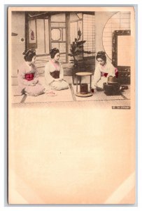 Geisha Women Trtaditional Dress  Japan UNP UDB Postcard L20