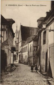 CPA VERNEUIL-sur-AVRE Rue du Pont aux Chevres (1149157)