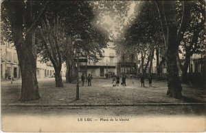 CPA LE LUC Place de la Liberte (1111751)