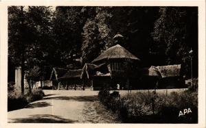 CPA Les Pyrénées Illustrées - LUCHON - La Buvette du Parc (582912)