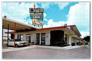 c1950's Drummers Inn Hotel & Restaurant Classic Cars Forth Worth Texas Postcard