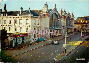 Postcard Modern Tours (Indre et Loire) The S N C E station