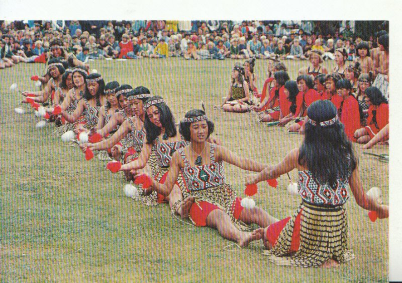 New Zealand Postcard - Maori Canoe - Poi Action Song - Rotorua - Ref 20531A