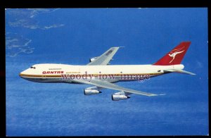 ac0318 - Aircraft - Qantas Australia Airways 747B, in flight - postcard