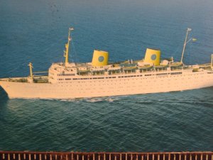 Postcard - The deluxe motorliner Gripsholm - Swedish American Line