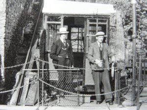 Devon Lynmouth LYNTON CLIFF RAILWAY / LIFT showing Conductor - Old RP Postcard