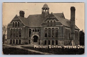 K1/ Medina Ohio Postcard c1910 Primary School Building  127