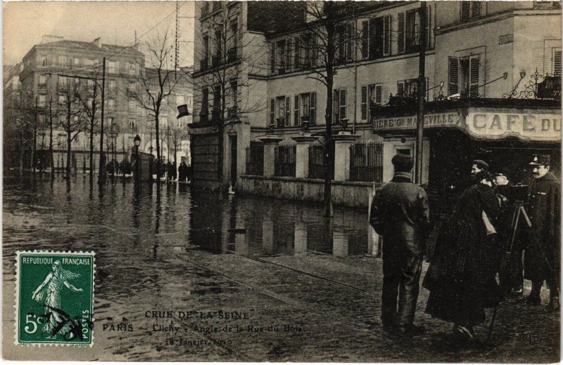 CPA Clichy Angle de la Rue du Bois (1314139)