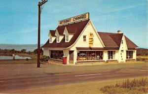 St Jean Port Joli Quebec Canada Artisanat Chamard Vintage Postcard K14385