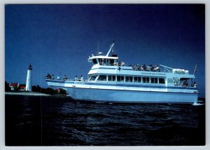 Lighthouse, Great Blue Heron Glass Bottom Boat, Tobermory Ontario Postcard, NOS