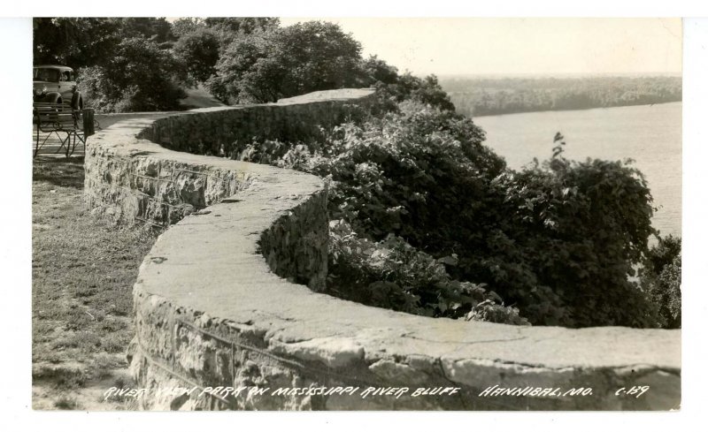 MO - Hannibal. River View Park on Mississippi River Bluff  RPPC