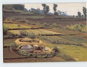 Postcard Habitation traditionnelle, Burundi