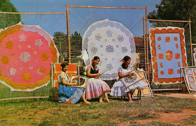 Paraguay - Nanduti Weavers