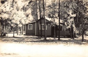 Nisswa Minnesota view of back cabin Minnewawa Lodge real photo pc ZD549449