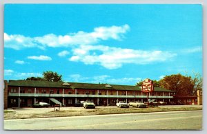 Roadside~Livonia Michigan~Royal Motor Inn~15 Min From Airport~Vintage Postcard