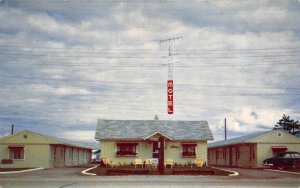 Mackinaw City, MI Michigan  PINES MOTEL~Fred Hagaman  ROADSIDE 1959 Postcard