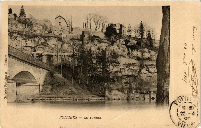 CPA VIENNE POITIERS Le Tunnel pont (982869)