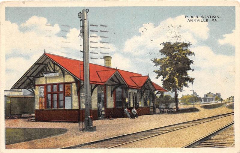 D62/ Annville Pennsylvania Pa Postcard 1945 P&R Railroad Station Depot