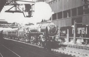 70043 Lord Kitchener Train Leaves Victoria Manchester Station in 1960 Postcard