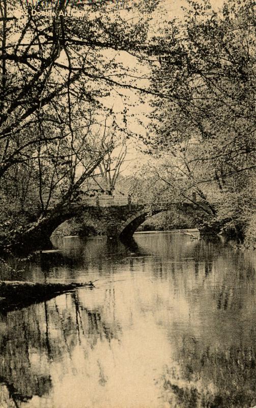 NH - Keene. Double Stone Arch Bridge over the Ashuelot River