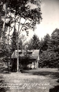 Wigwam CottagemGills Birch Lane Resort,Conover,WI BIN